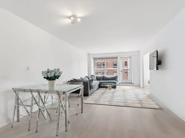 1199 Park Avenue image 1 of 8