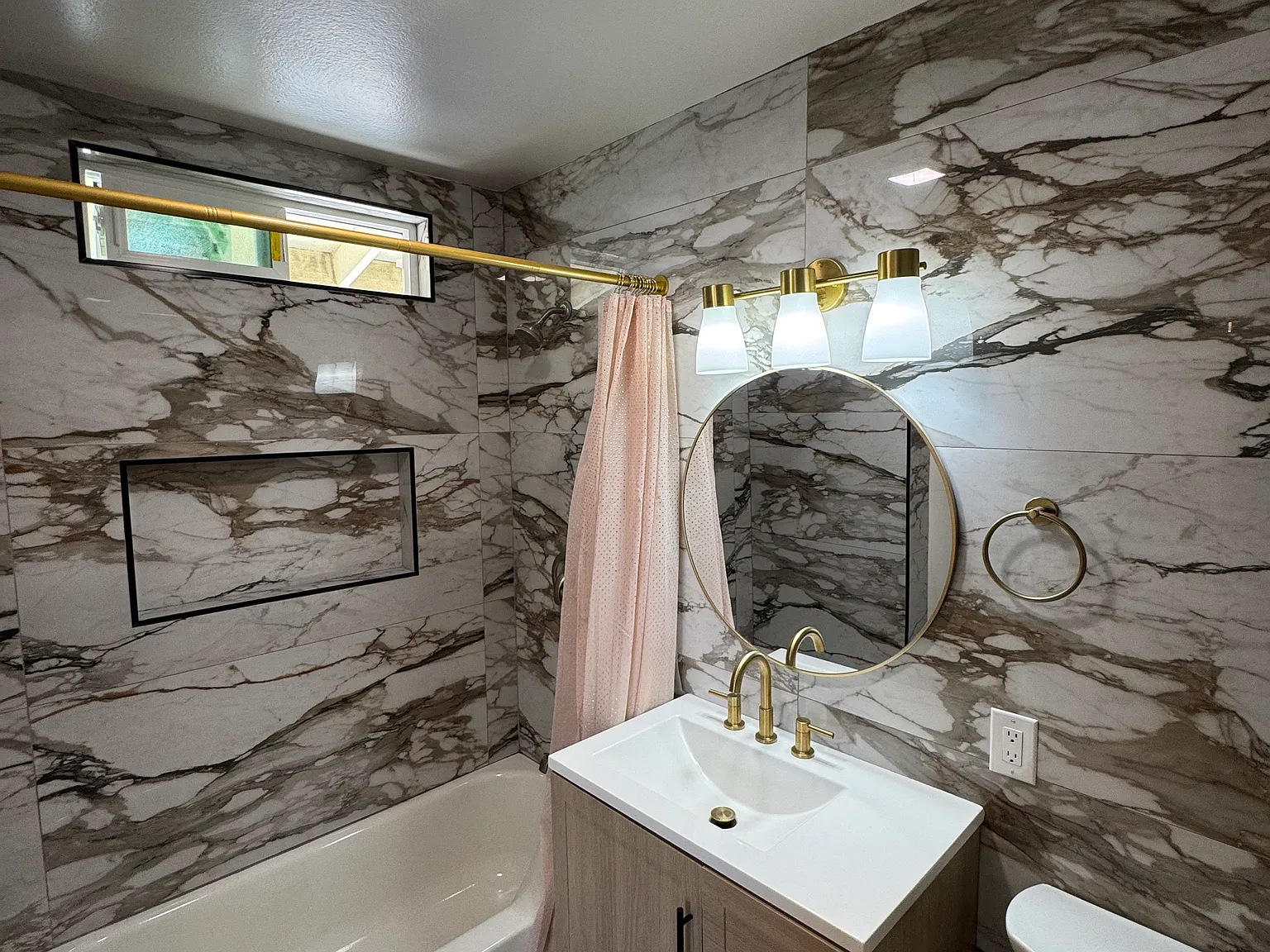 1 bed, 400 sqft, $1,800 — Photo 4