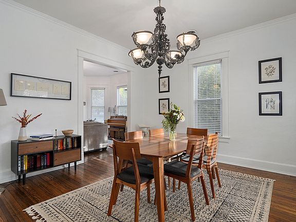 4th image of 1351 N Summit Avenue