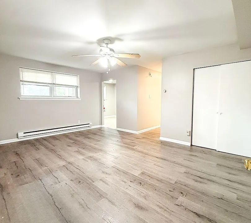 225 W Chester Pike