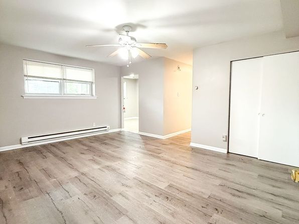 225 W Chester Pike #9