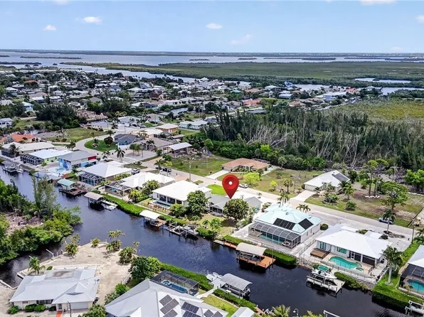 5330 Genesee Pkwy, Bokeelia, FL 33922