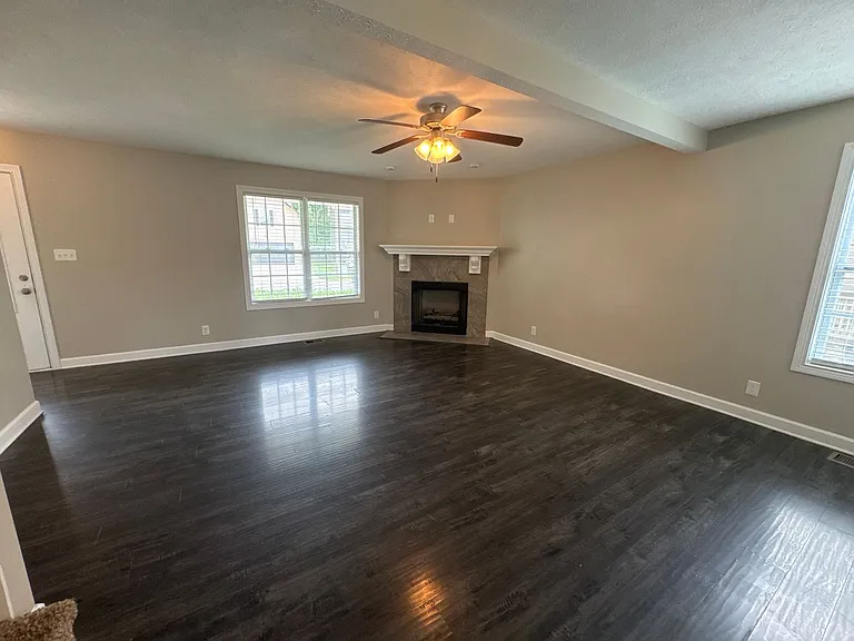 612 Fox Path Ln — Photo 3