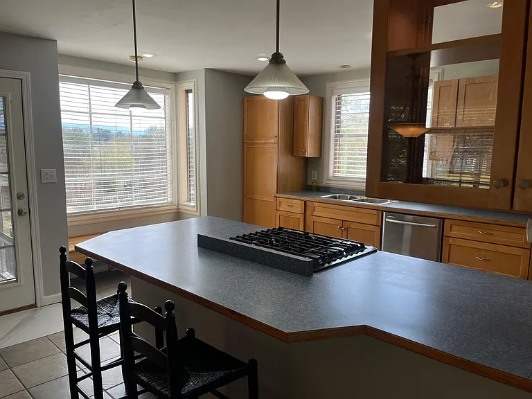 1024 Sterling Ave — Photo 6
