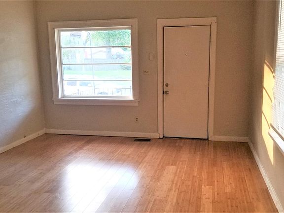 3rd image of 1614 NE Madison Ave