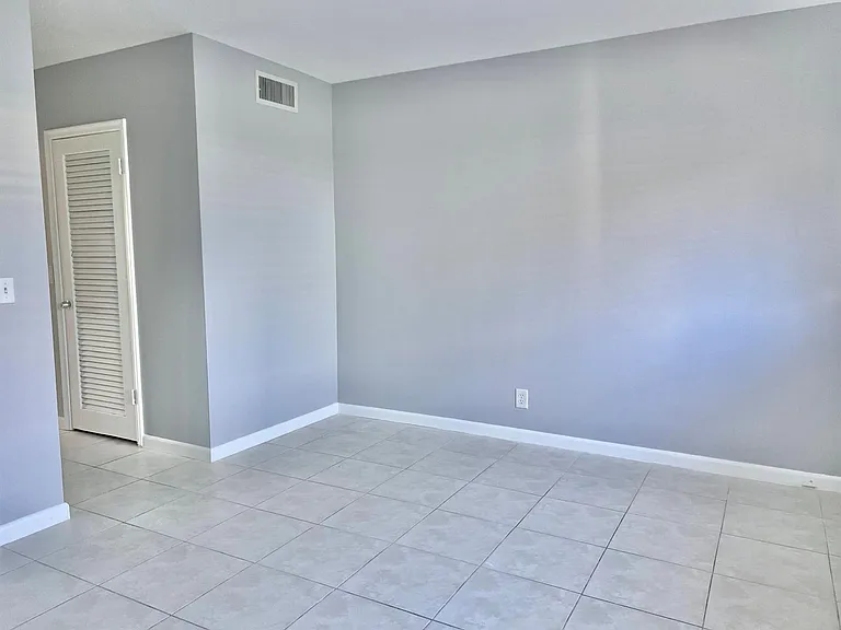 2309 S Federal Hwy #10 — Photo 6