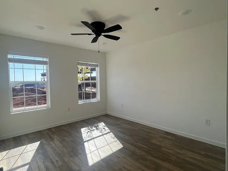 444 S 1st St E #1 — Photo 10