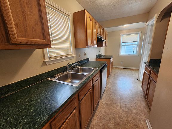 5th image of 1517 Larchmont Rd