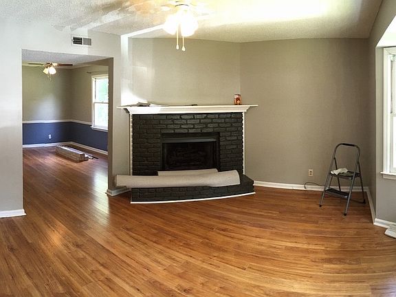 main room to dining area