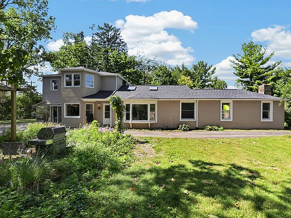 2nd image of 2751 Clifton Rd