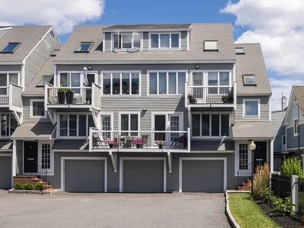 432 Humphrey St APT 28, Swampscott, MA 01907