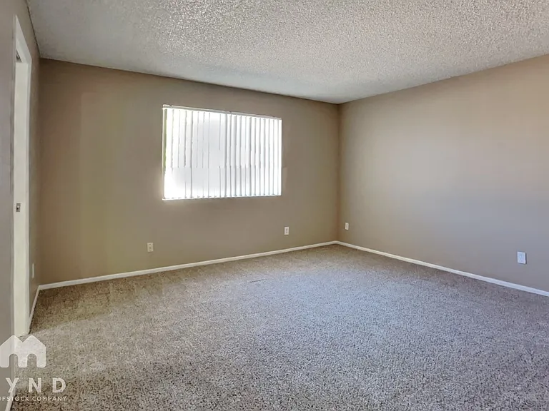 11412 N 57th Dr — Photo 6