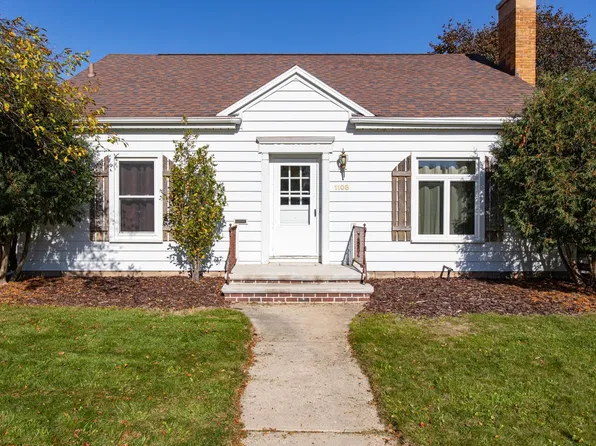 1108 W Commercial St, Appleton, WI 54914