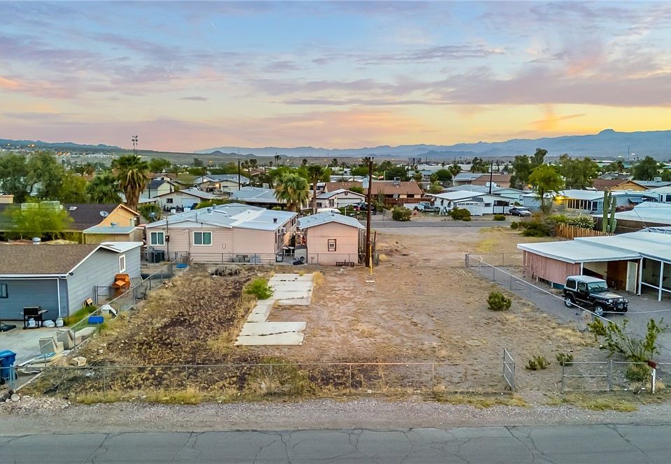 1st image of 895 Sandy Beach Drive