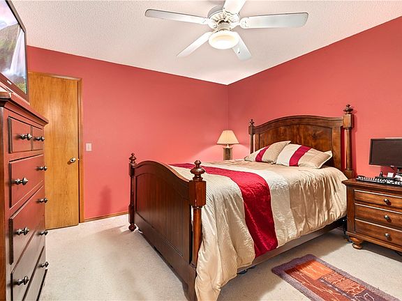 2nd image of 14 Buckingham Dr