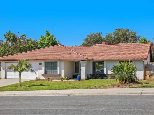 1556 Whispering Palm Dr, Oceanside, CA 92056