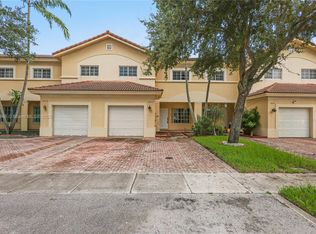 7627 N Stonecreek Cir, Hollywood, FL 33024