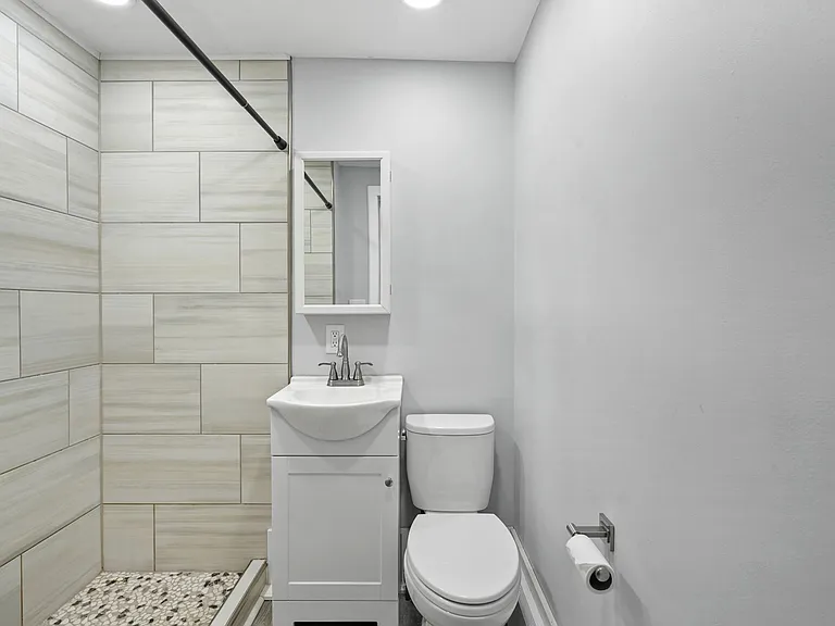 47 Rotary Ave #1 — Photo 15