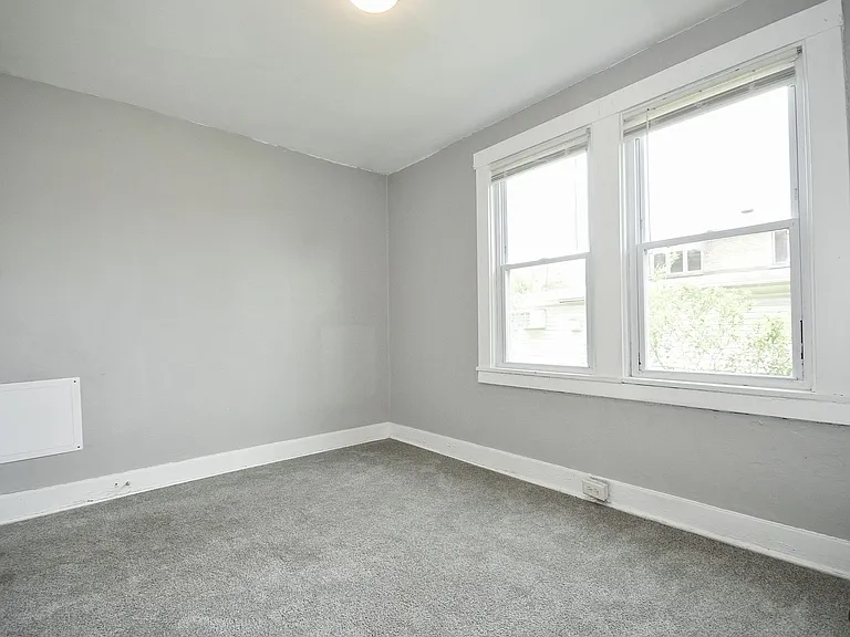 1019-1037 N 6th St — Photo 16