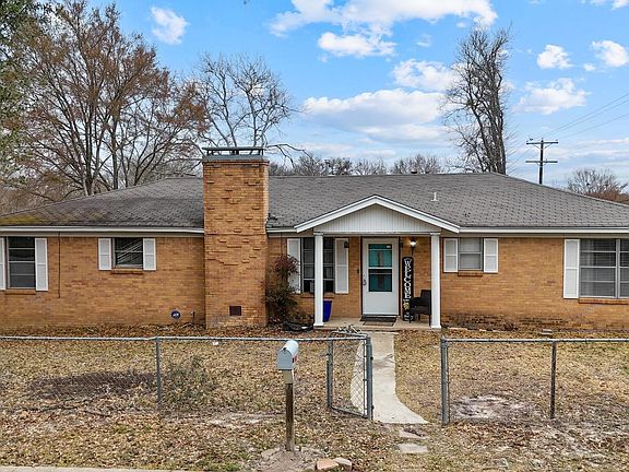 3rd image of 700 Powderhorn Dr