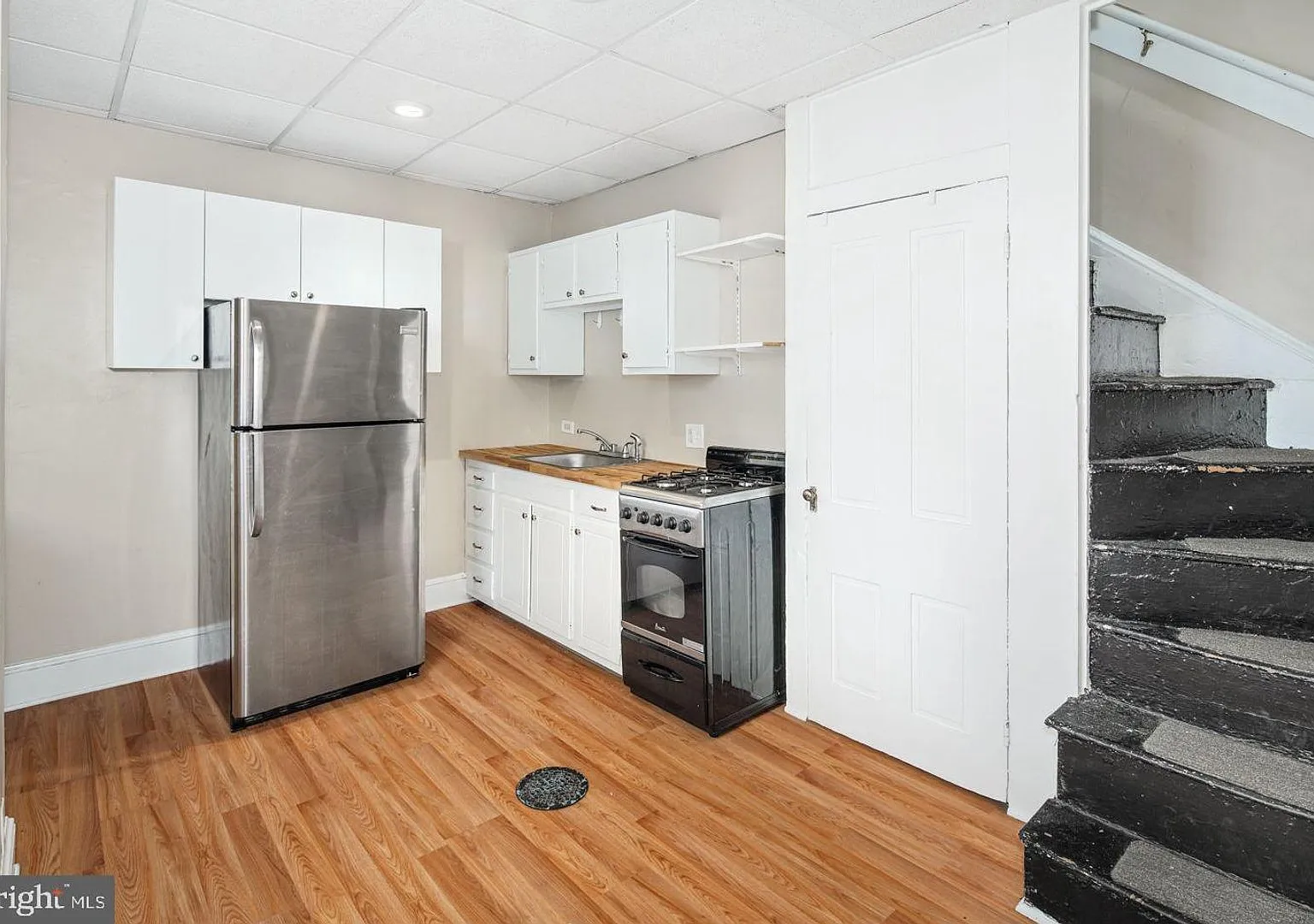 Charming 2 Bedroom Townhome in Fishtown | Private Yard & Modern Updates — Photo 1
