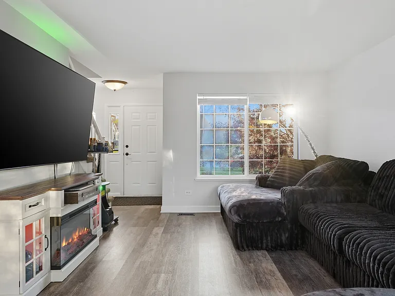 950 Donnelly Pl — Photo 11