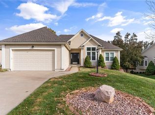 911 SW Bennington Pl, Lees Summit, MO 64081