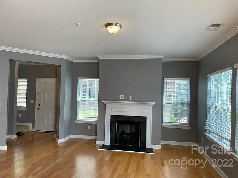 14639 Juventus St — Photo 3