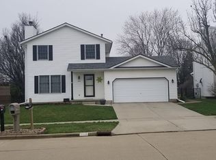 2116 Parker Ave, Bloomington, IL 61701