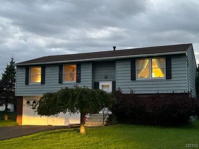 5071 Clifton Dr, North Syracuse, NY, 13212
