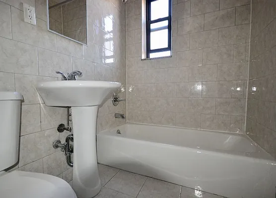 Rented by Dwell Residential Inc | media 40