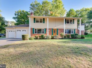 9325 Walking Horse Ct, Springfield, VA 22153
