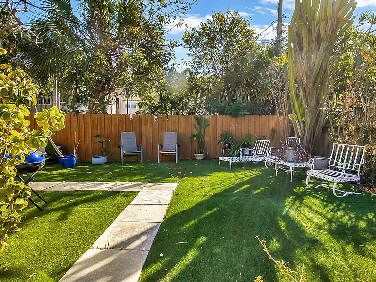 3304 SE 11th St — Photo 35