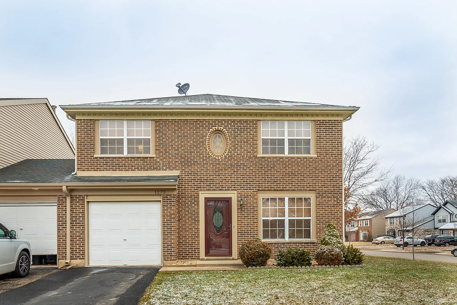 1273 Robin Dr photo 1