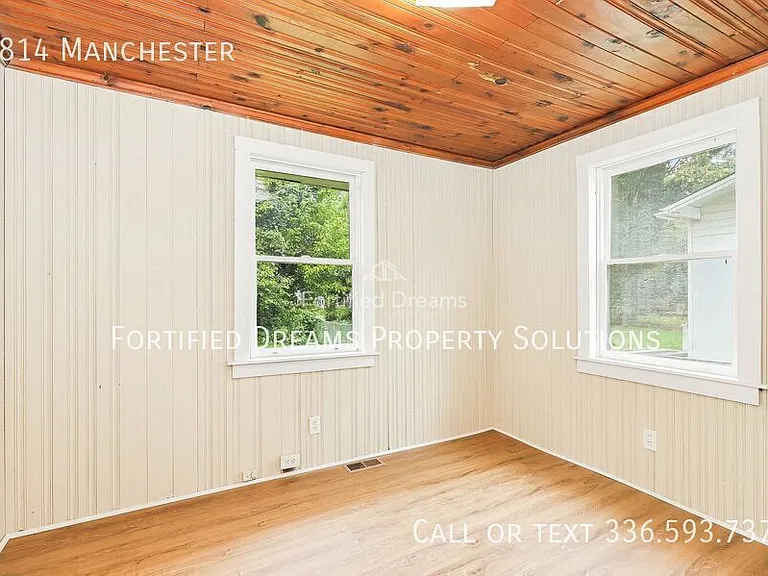 2814 Manchester St — Photo 11