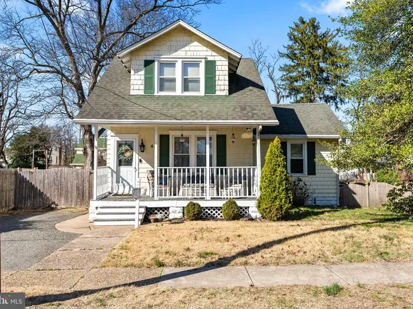 41 Pine St, Beverly, NJ 08010