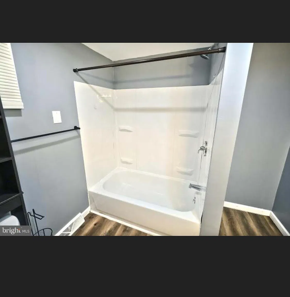3 bed, 1280 sqft, $1,599 — Photo 2