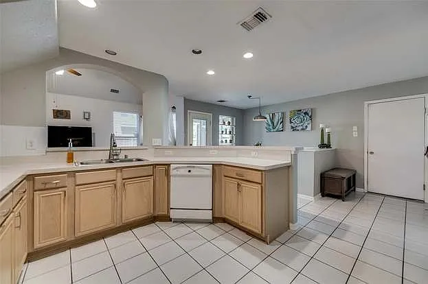 8801 Clearlake Dr — Photo 77