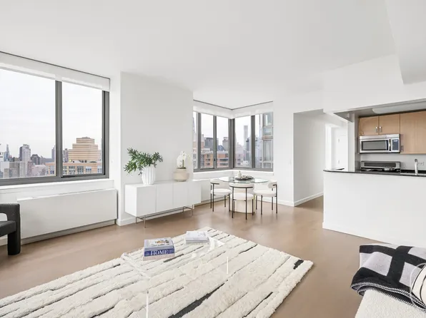 561 10th Avenue image 1 of 39