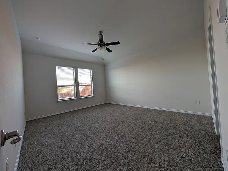 2112 Eugene St — Photo 15
