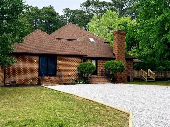 9 Rhodelia Ln, Poquoson, VA 23662