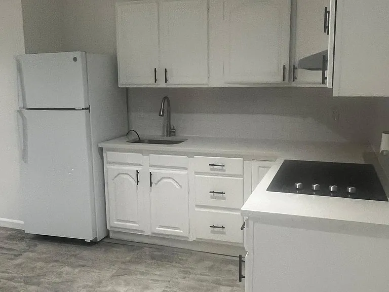 922 Jay St #1F — Photo 2