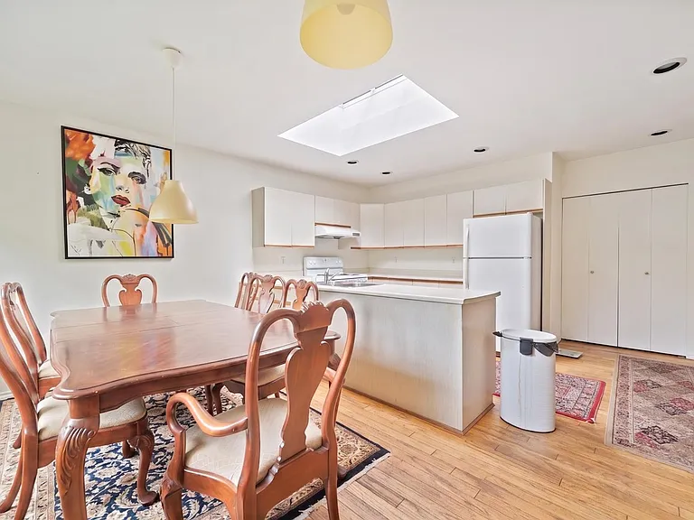 3079 Crown St — Photo 10