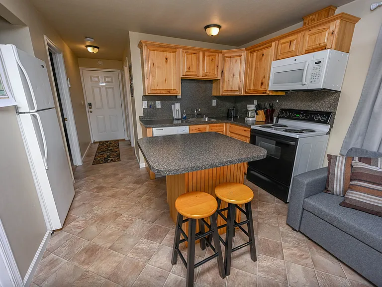30 Country Aire Ln #3 — Photo 1