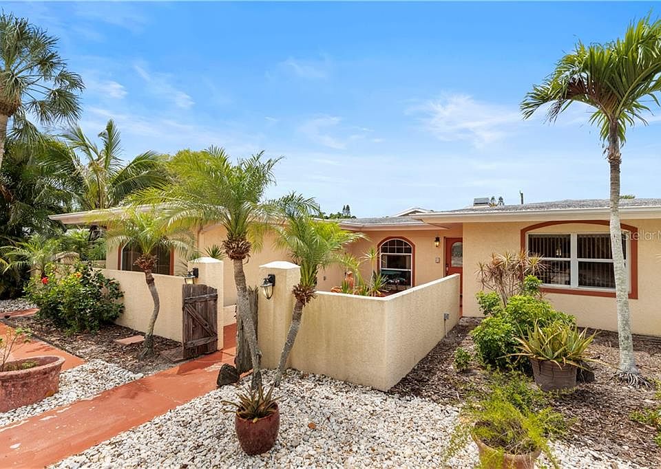 1st image of 348 Avenida Madera