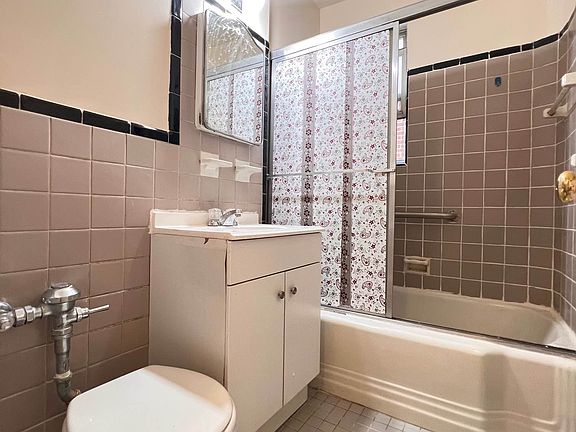5th image of 64-41 Saunders St APT 514