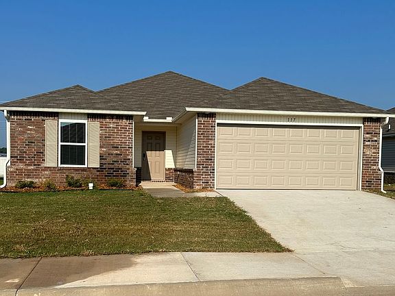 3rd image of 117 Logan Dr