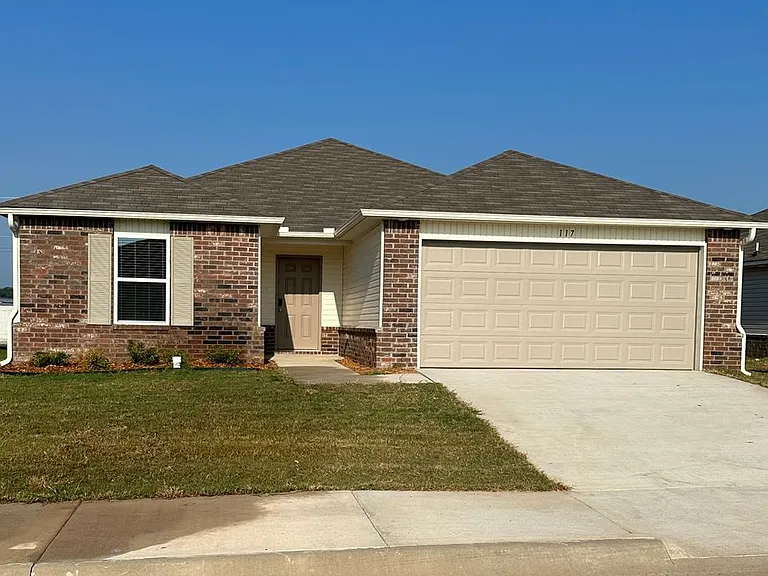 117 Logan Dr — Photo 3