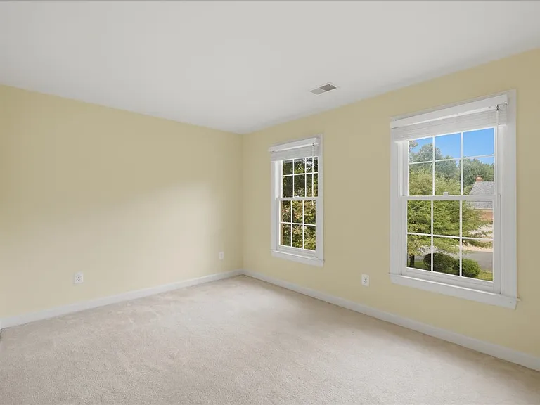 1959 Horse Shoe Dr — Photo 26