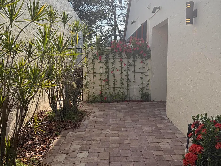 21435 Campo Allegro Dr — Photo 4